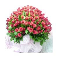 Online Rakhi Flowers Delivery of Pink Roses Bouquet 100 flowers to India