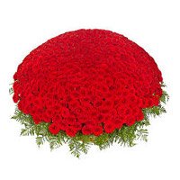Online Rakhi Flower of Red Roses Basket 1000 Flowers to India