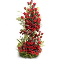Online Diwali Flowers Delivery in India. Red Roses Tall Arrangement 100 Flowers to Pune