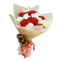 Send Diwali Flowers to India. Red and White Carnation Bouquet 12 Flowers in India