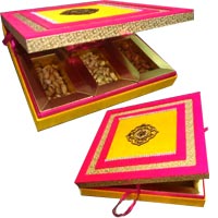 Dry Fruits and Gifts Delivery in India in Box of MDF 1 Kg