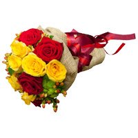 Send Red Yellow Roses Bouquet 12 Flowers to India Online for Durga Puja